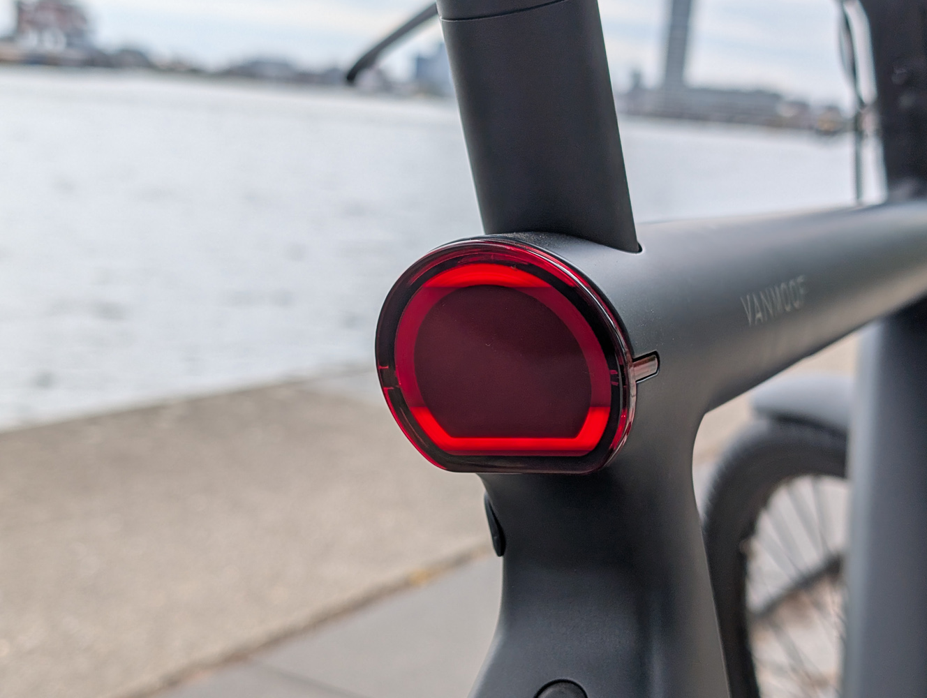 VanMoof S6 Black rear light