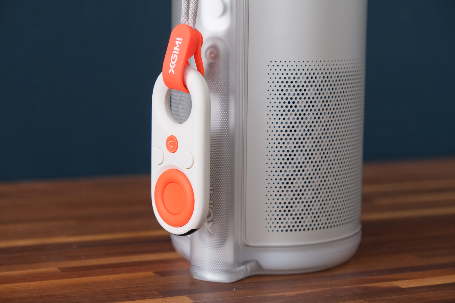Xgimi Mogo 4 review hanging remote