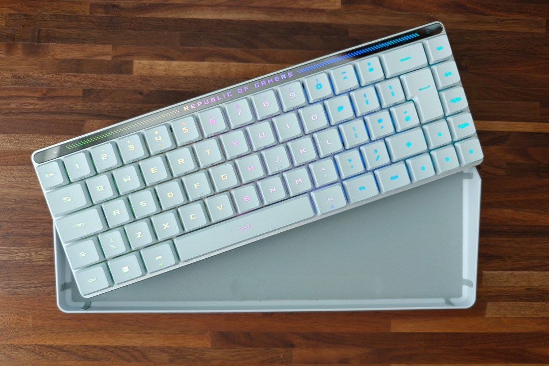 Asus Falchion Low Profile review on base