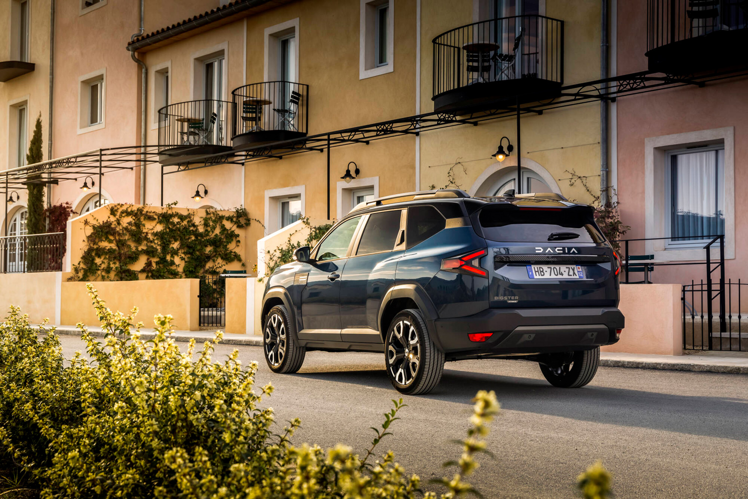 Dacia Bigster Hybrid 155 drive static rear