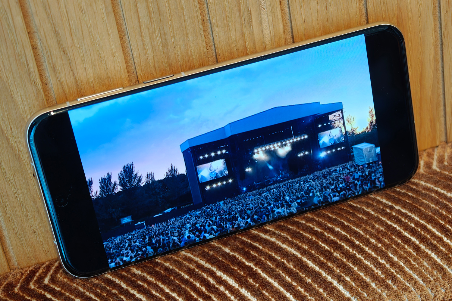 Huawei Pura 80 Ultra review display 1
