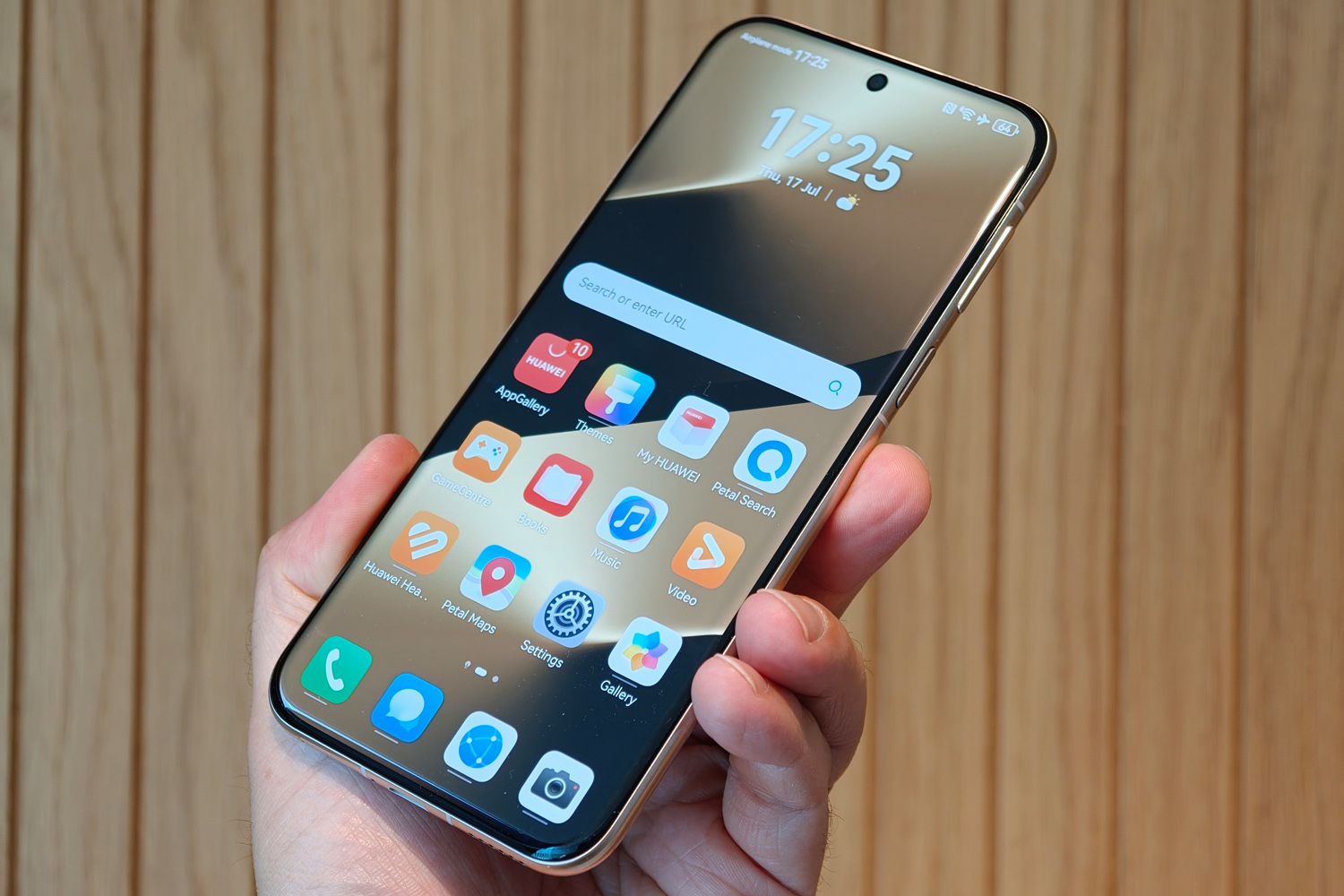 Huawei Pura 80 Ultra review in hand angle front