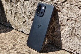 I’d choose the big battery OnePlus 13s over other small phones, except for this one problem