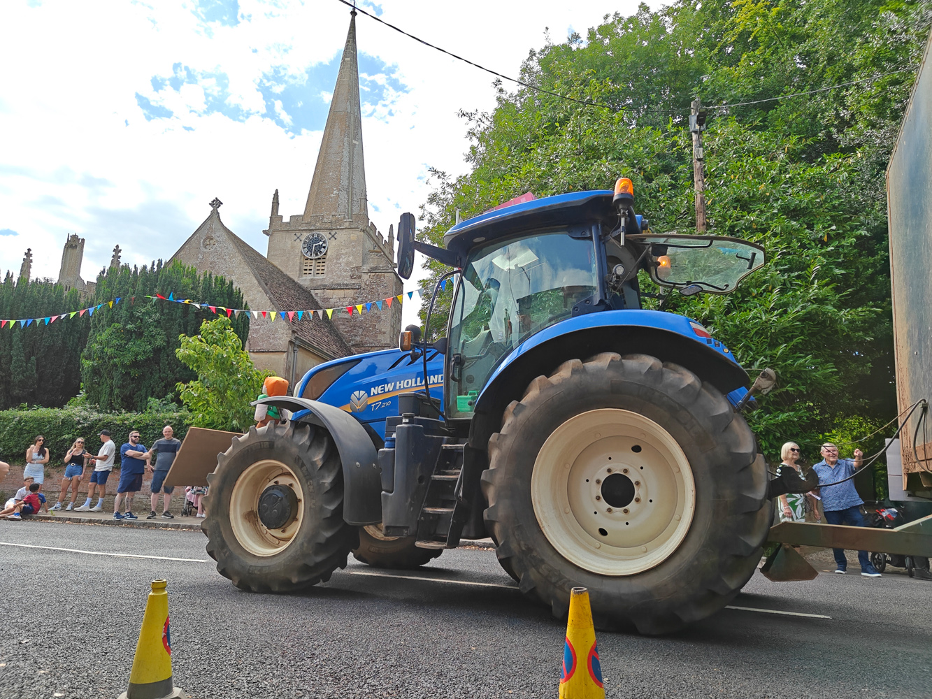 OnePlus Nord camera samples church and tractor