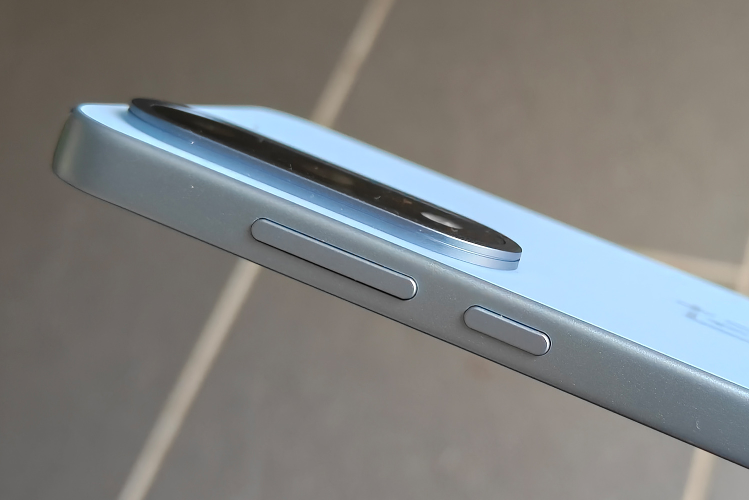 OnePlus Nord 5 review camera bump