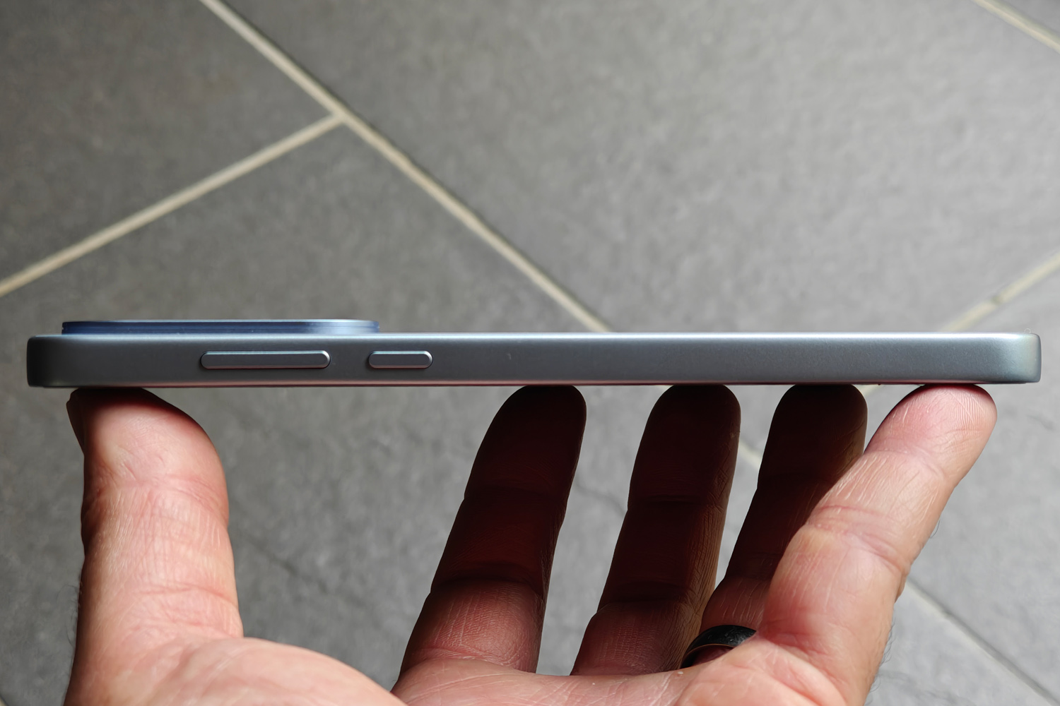 OnePlus Nord 5 review side profile