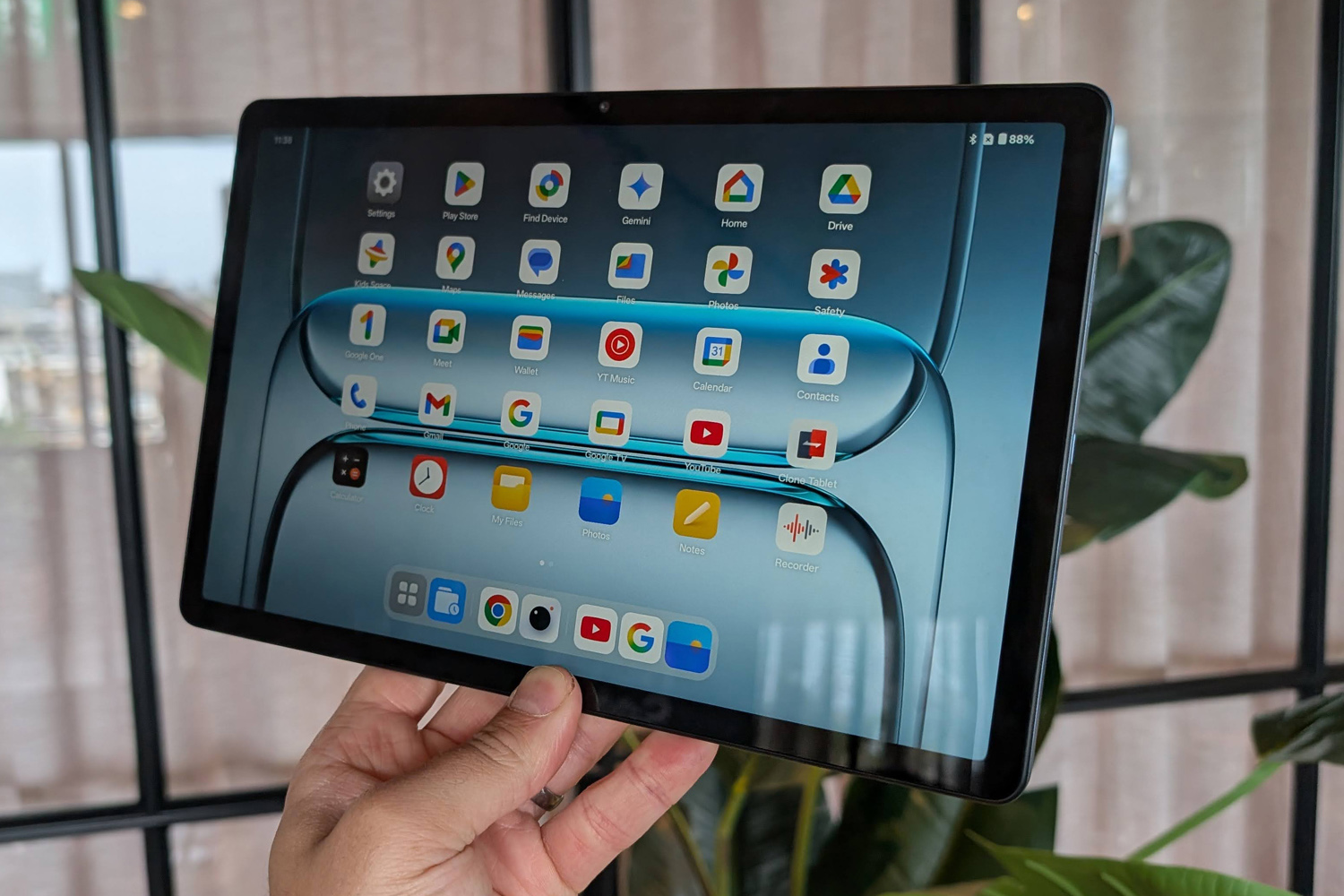 OnePlus Pad Lite hands-on landscape