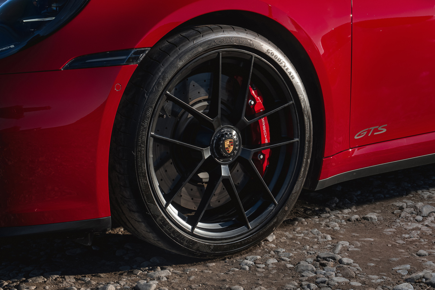 Porsche 911 GTS Cabriolet drive alloy wheels