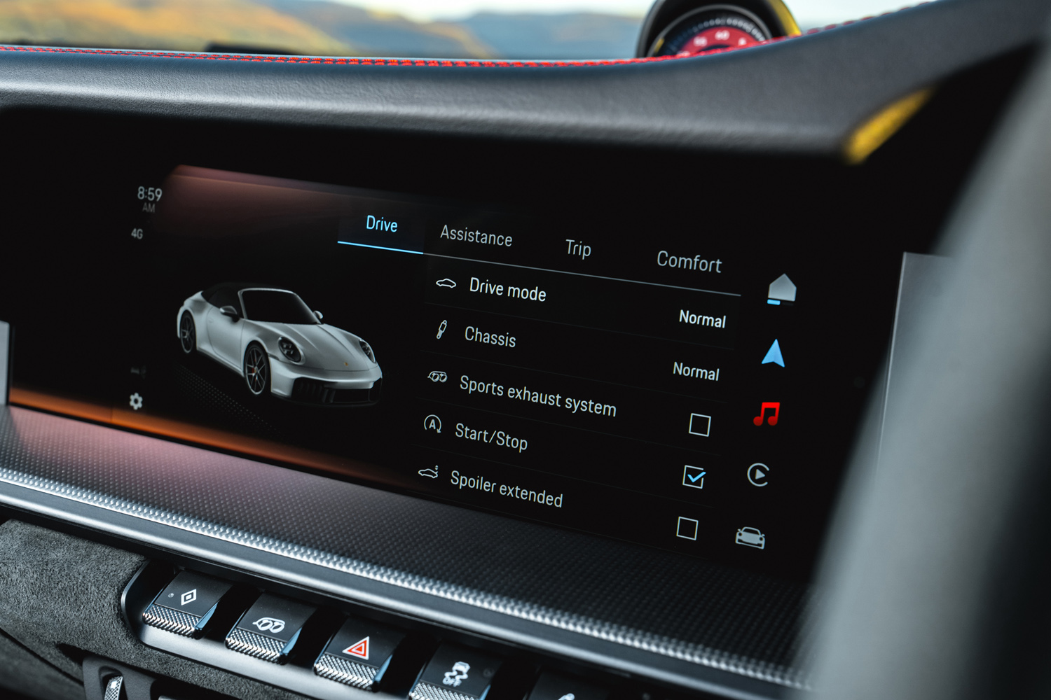 Porsche 911 GTS Cabriolet drive infotainment