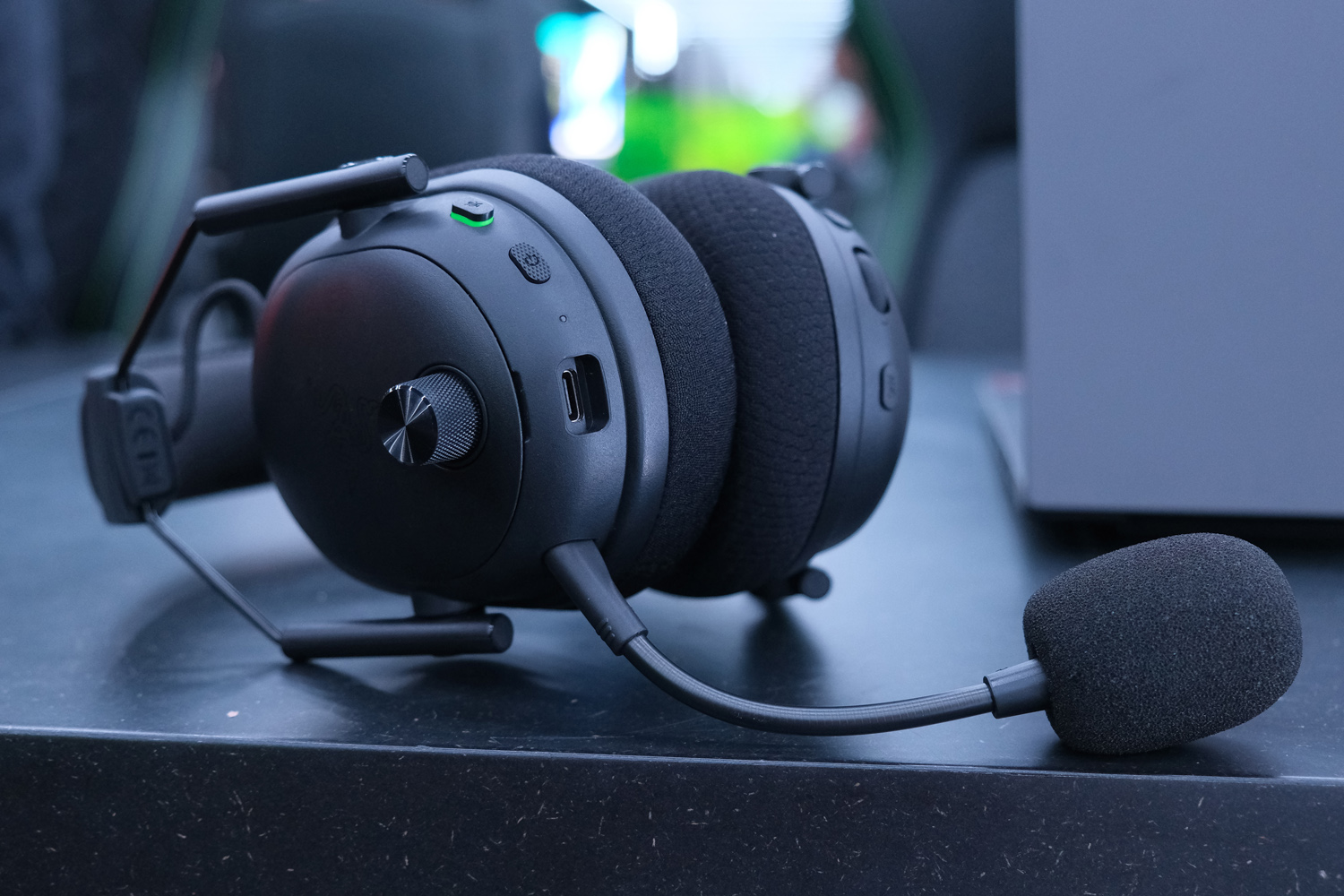 Razer Blackshark V3 Pro hands-on USB
