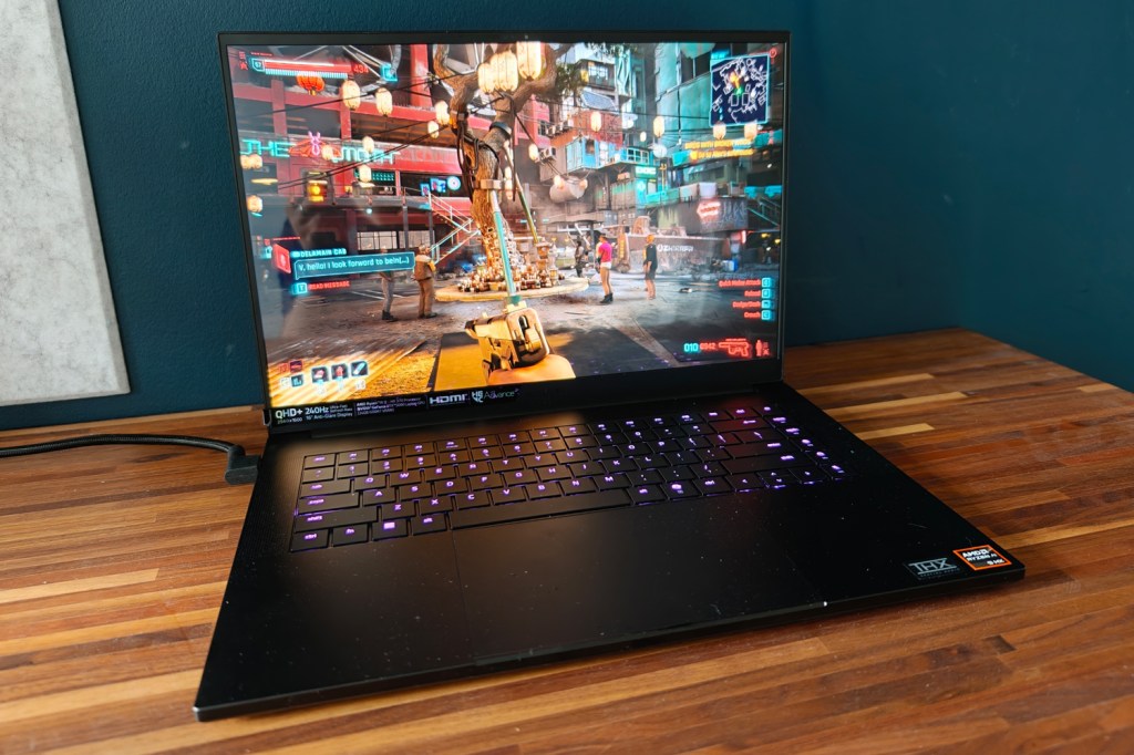 Razer Blade 16 (2025) review Cyberpunk
