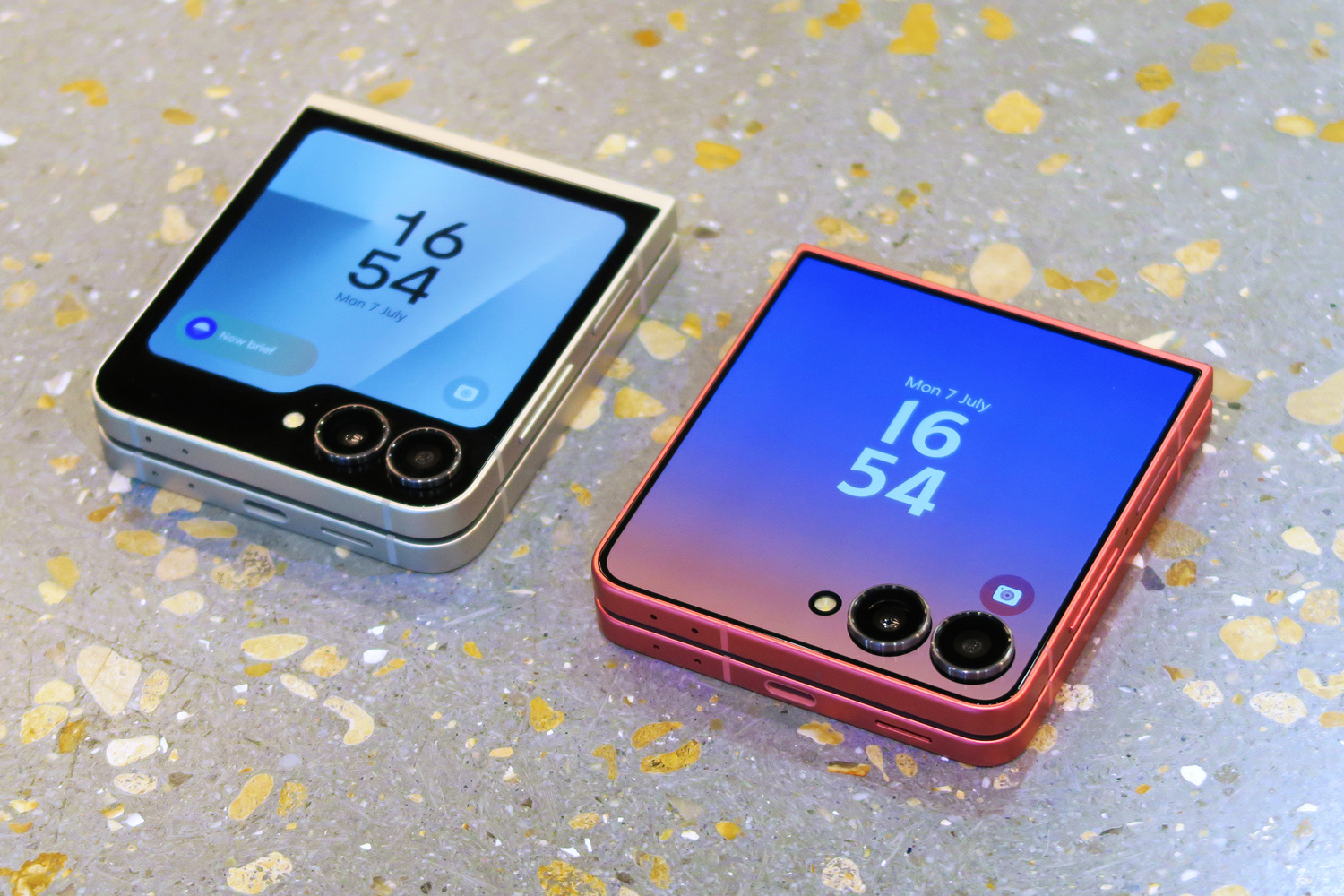 Samsung Galaxy Unpacked July 2025 hands on Z Flip 7 FlexWindow closed angled Flip 7 FE