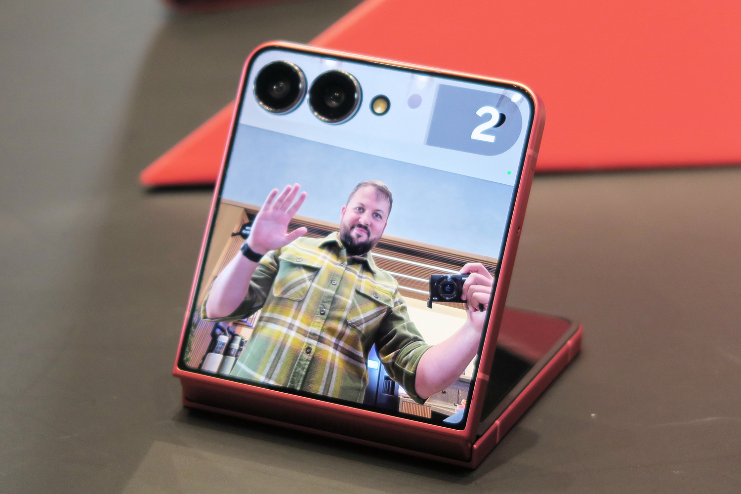 Samsung Galaxy Unpacked July 2025 hands on Z Flip 7 FlexWindow hand shutter