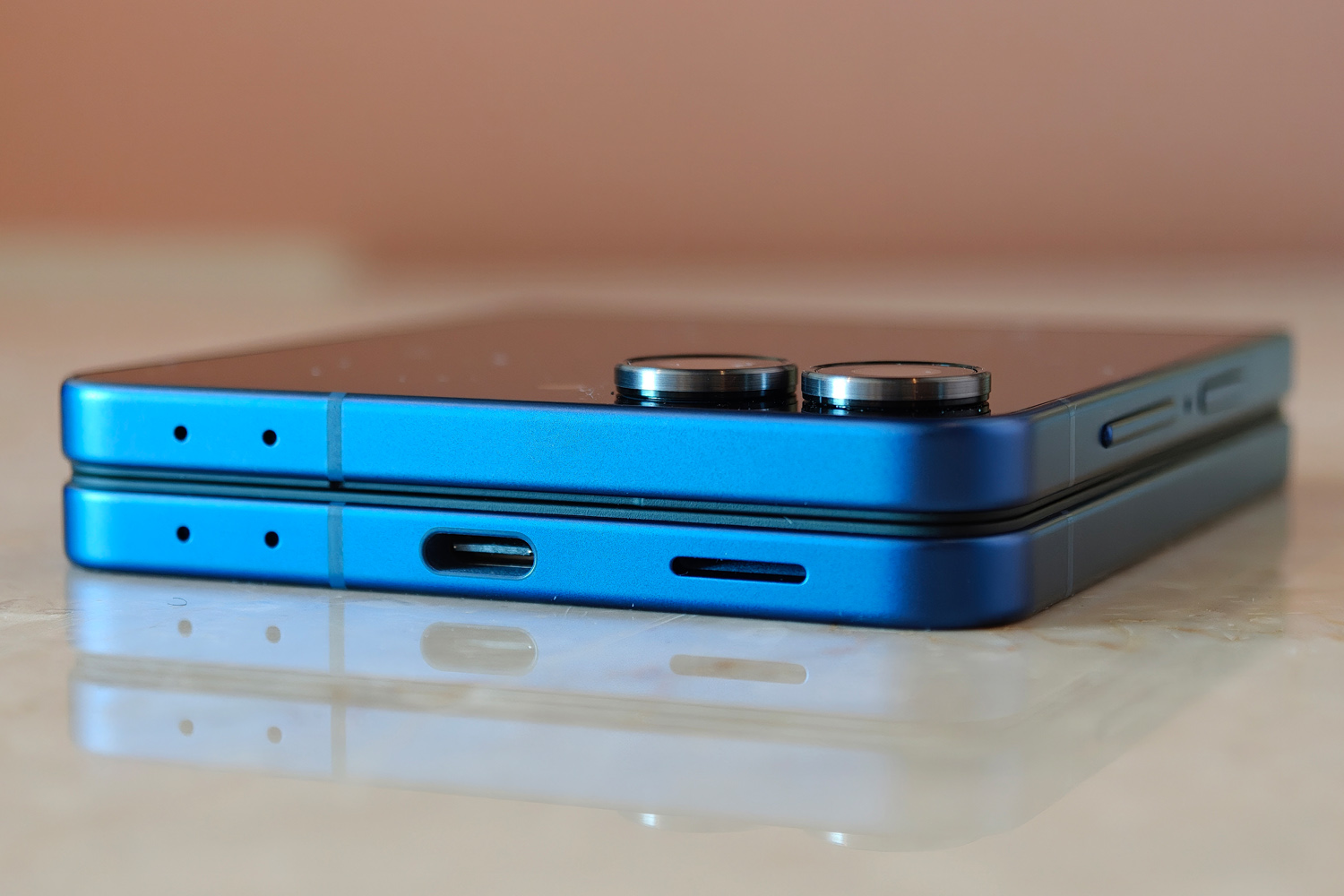 Samsung Galaxy Z Flip 7 review USB