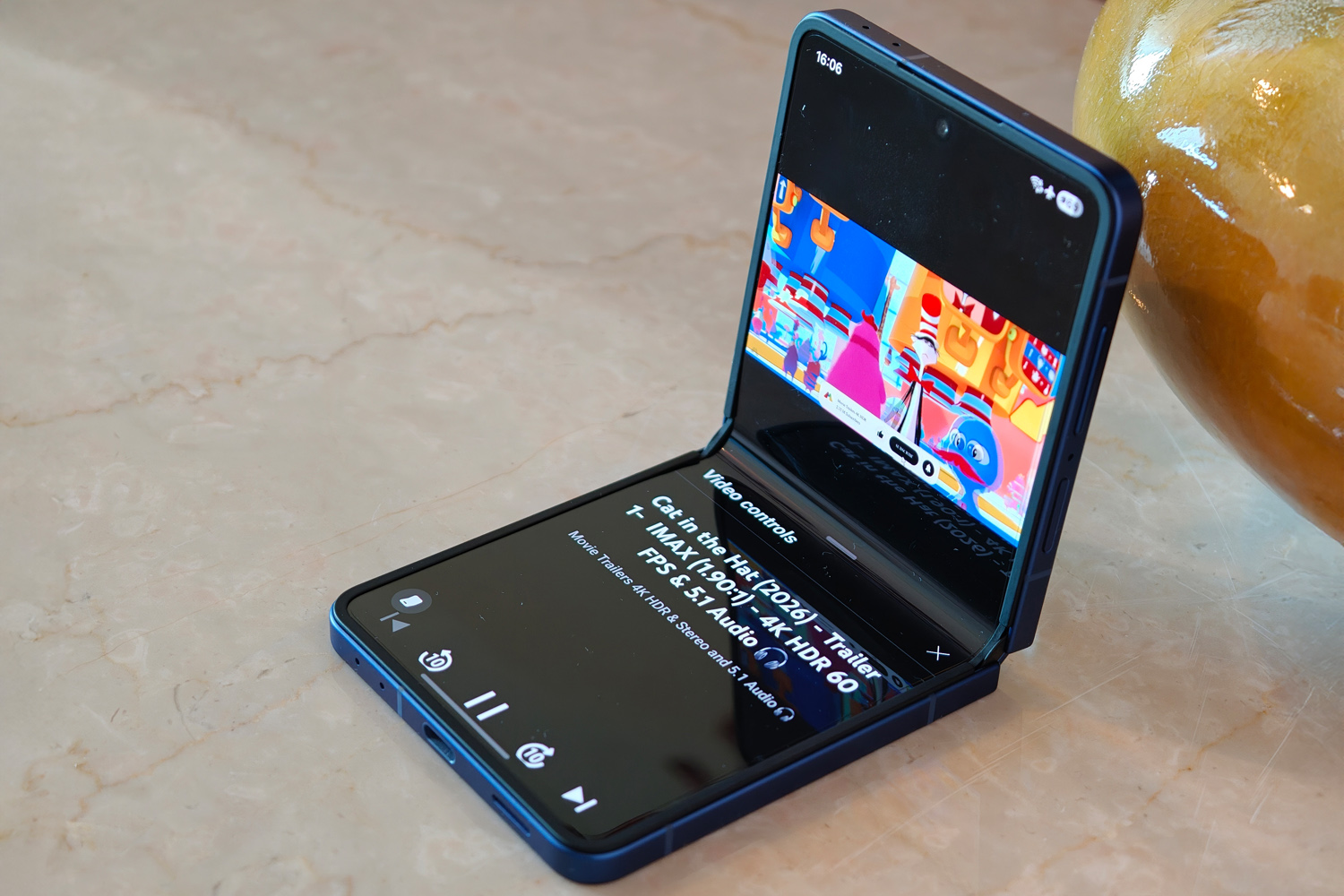Samsung Galaxy Z Flip 7 review display flex mode