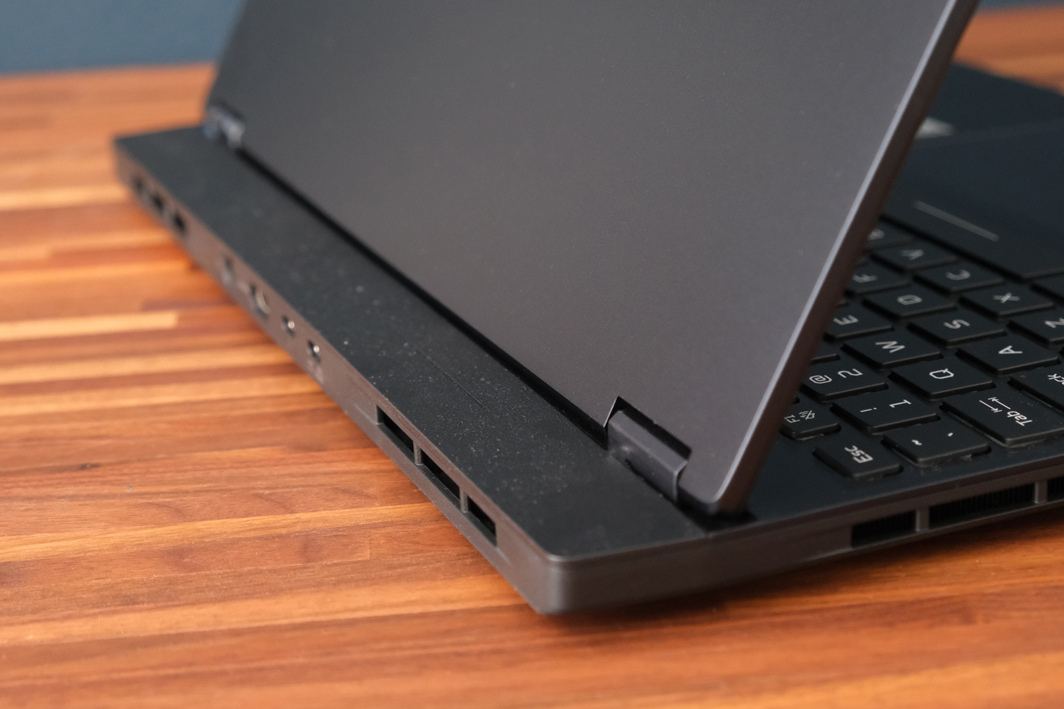 Acer Predator Helios Neo 16S AI review chin
