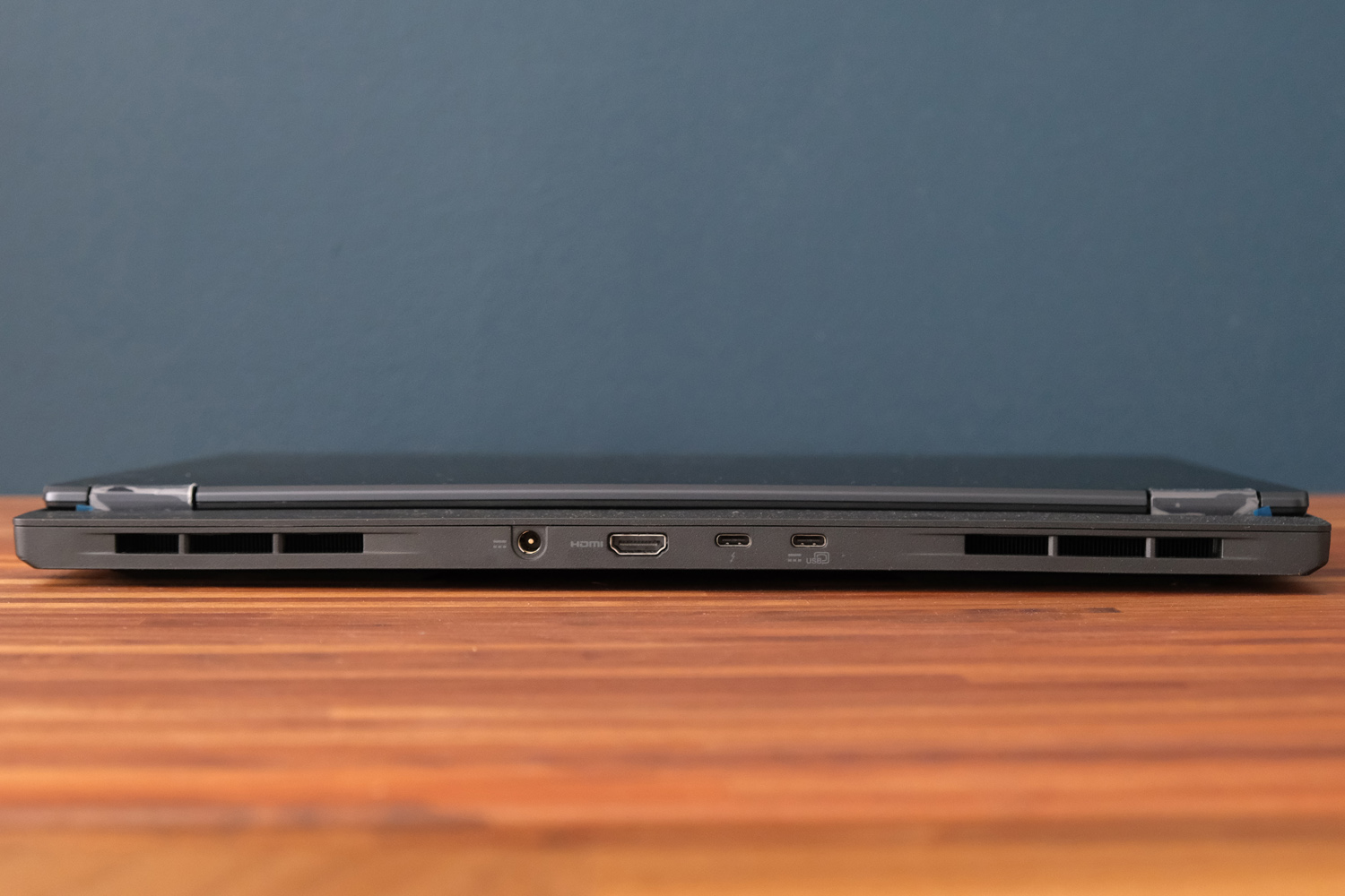Acer Predator Helios Neo 16S AI review ports rear