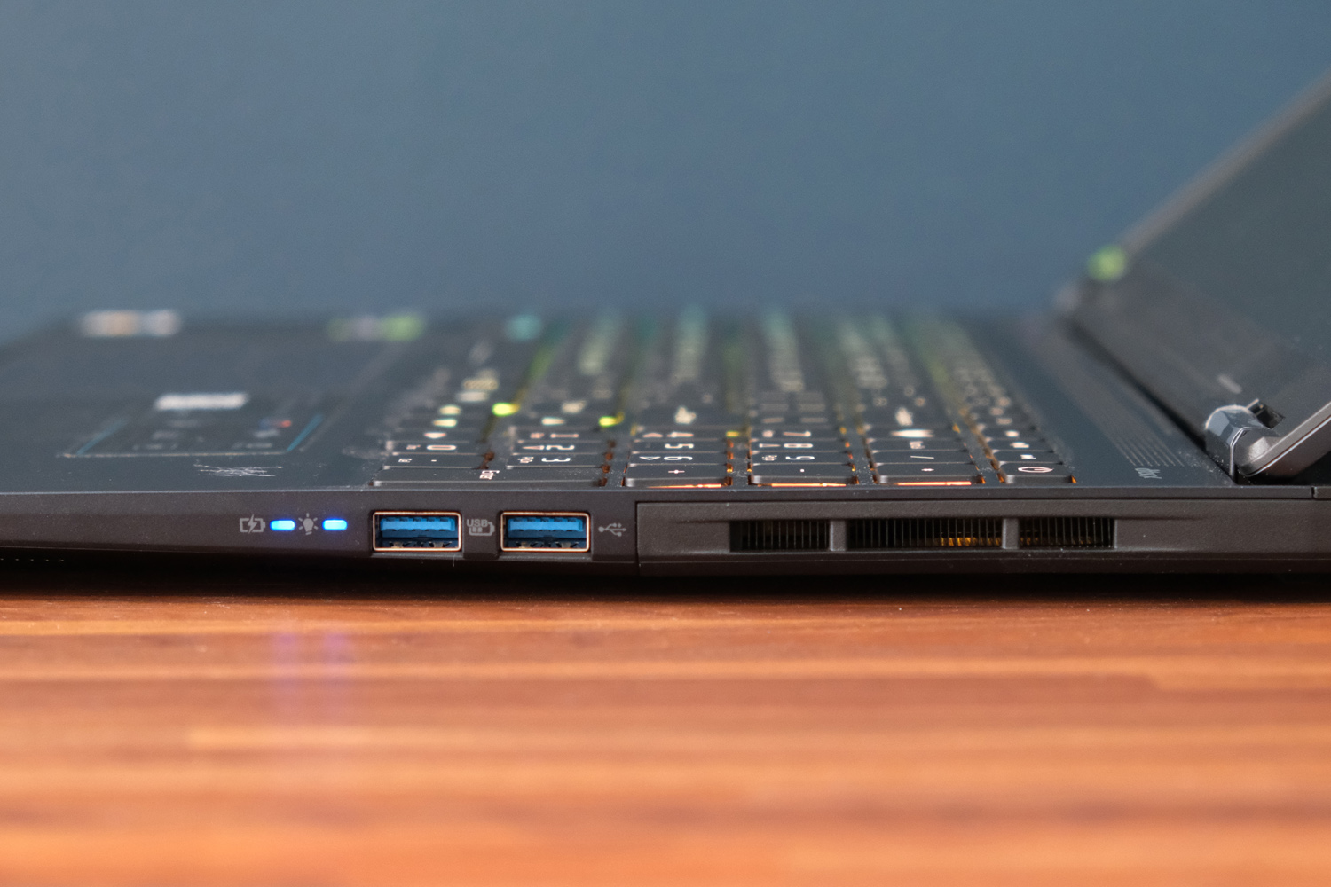 Acer Predator Helios Neo 16S AI review ports right