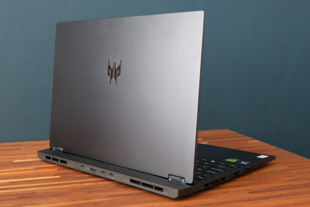 Acer Predator Helios Neo 16S AI review rear