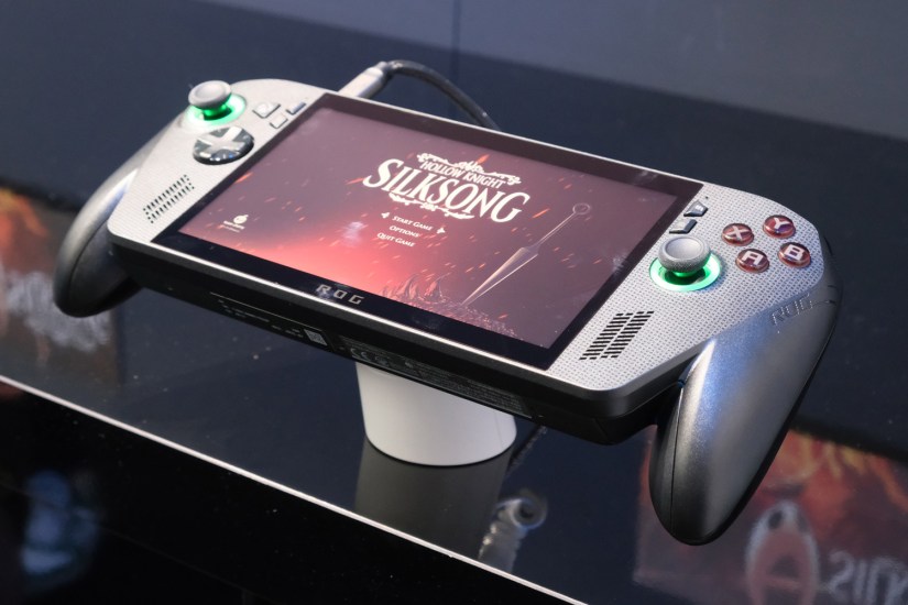 I played the Asus Xbox ROG Ally X and it really is the Xbox handheld we’ve been waiting for