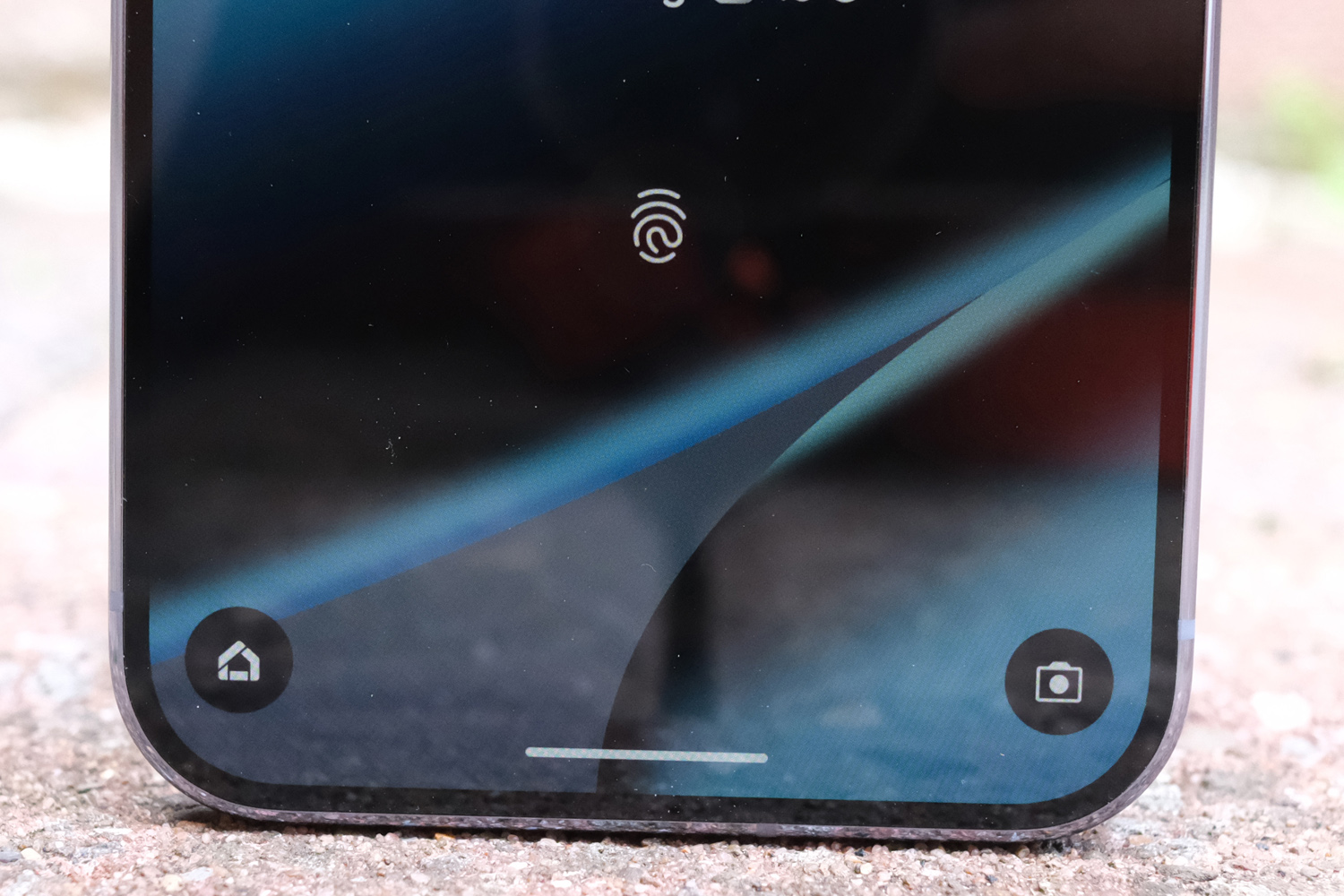 Google Pixel 10 Pro XL review fingerprint sensor