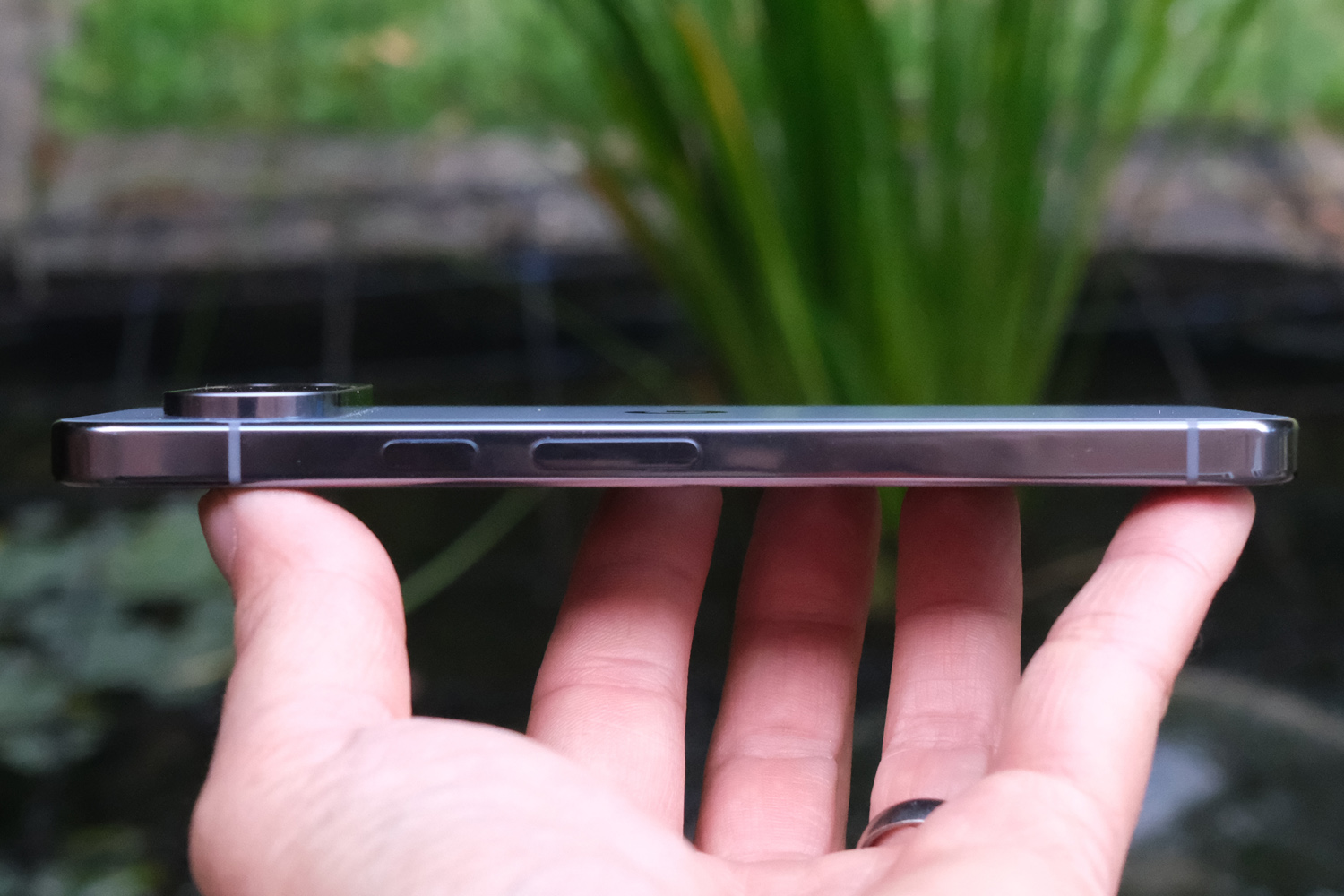 Google Pixel 10 Pro XL review side profile