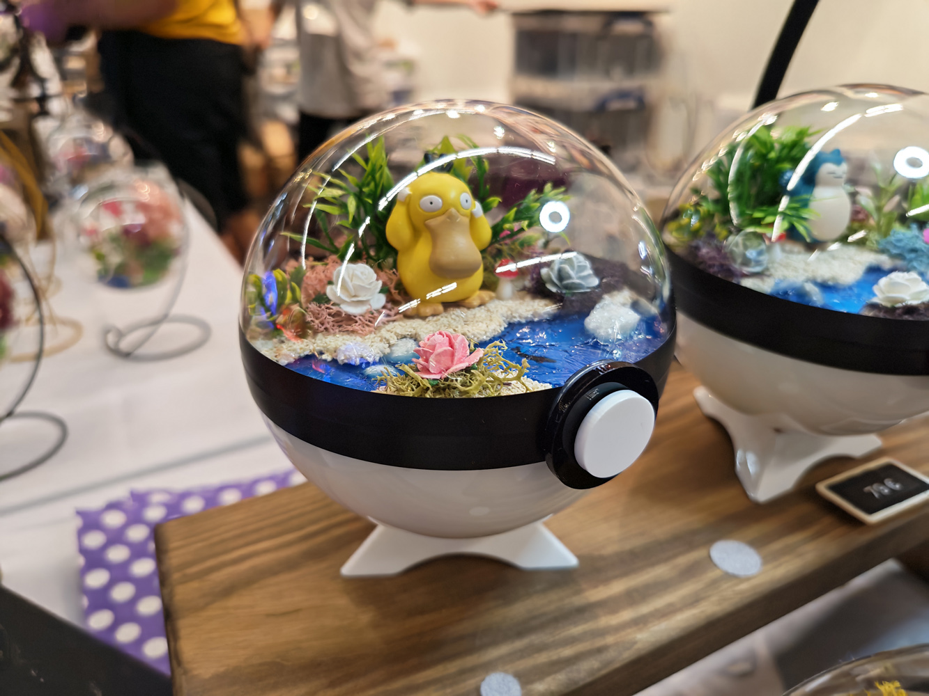 Honor Magic V5 camera samples closeup pokeball
