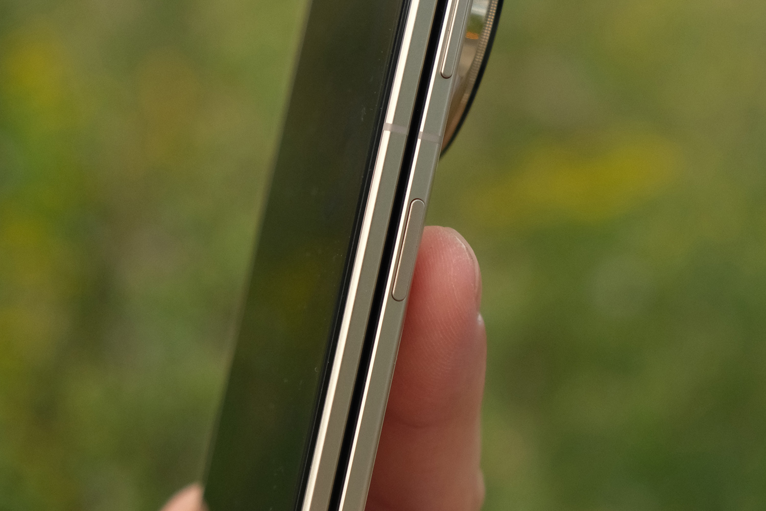 Honor Magic V5 review fingerprint sensor