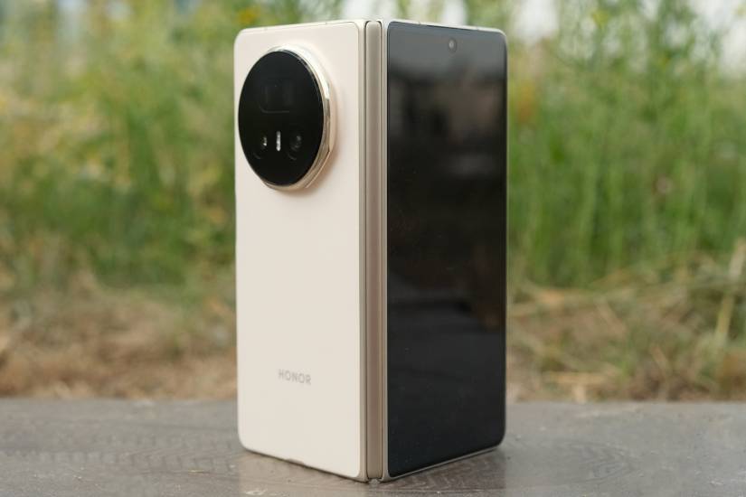 The Honor Magic V5 is the ultra-skinny foldable phone I’d pick for photography