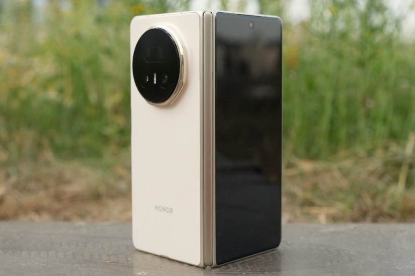The Honor Magic V5 is the ultra-skinny foldable phone I’d pick for photography