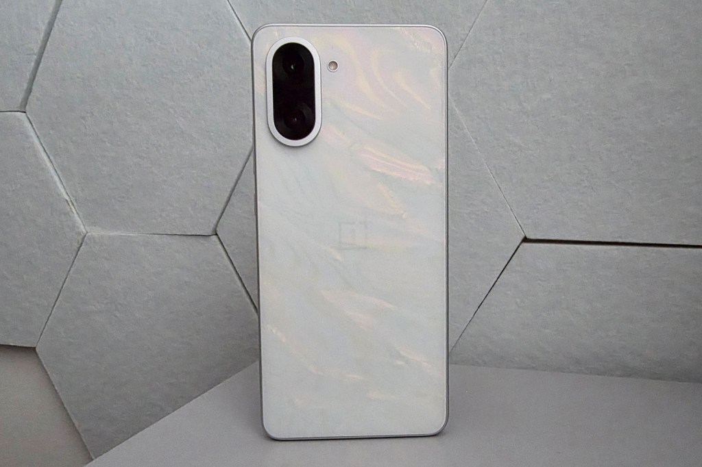 OnePlus Nord CE5 review rear