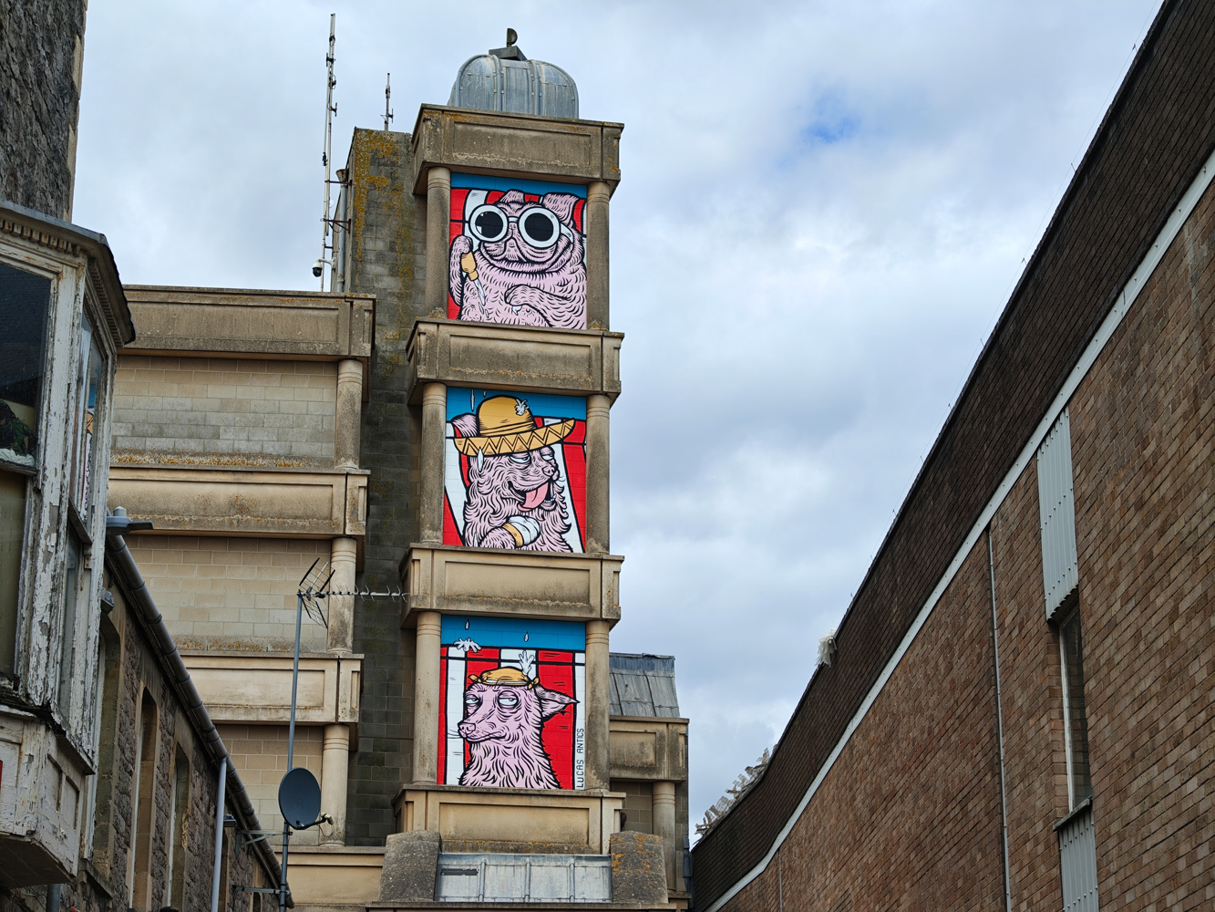 Oppo Find X8 ultra camera samples Graffiti