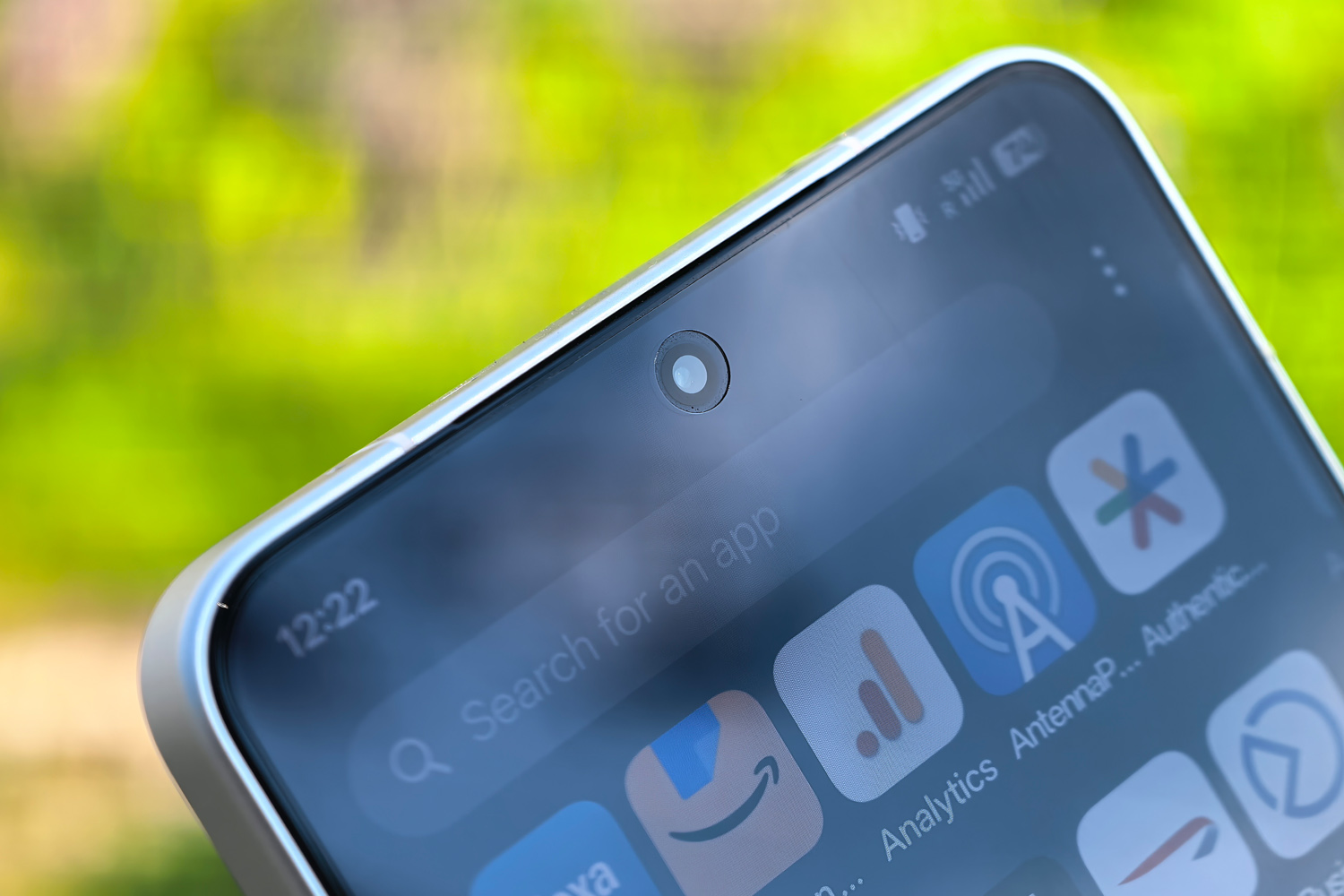 Oppo Find X8 Ultra review front camera