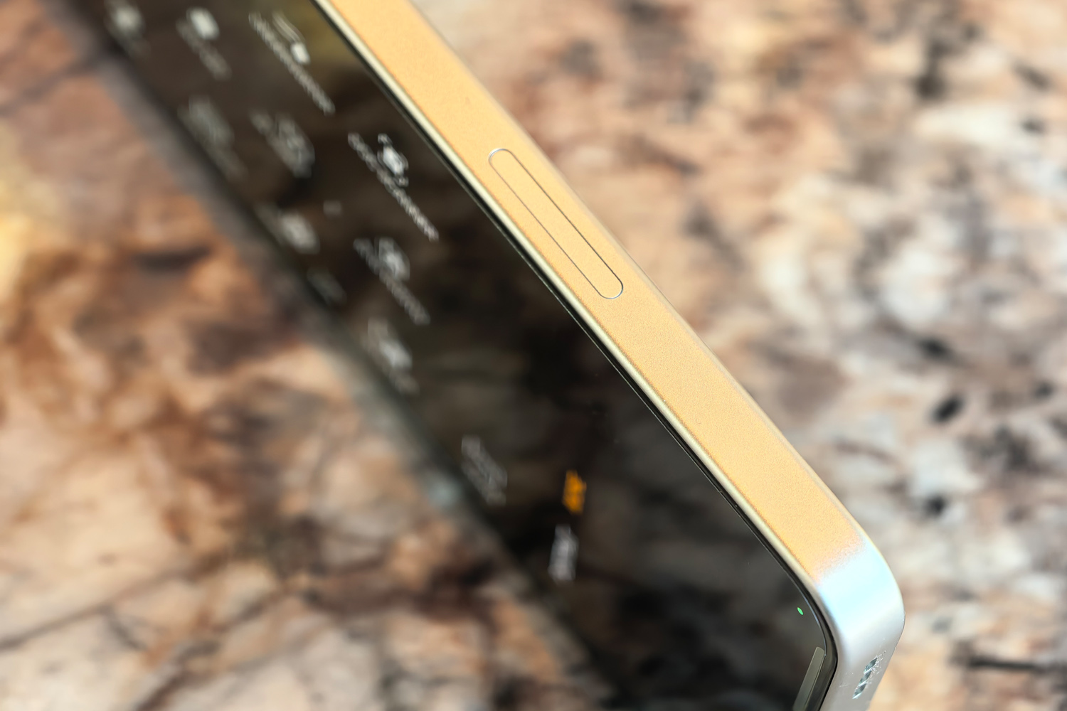 Oppo Find X8 Ultra review quick button