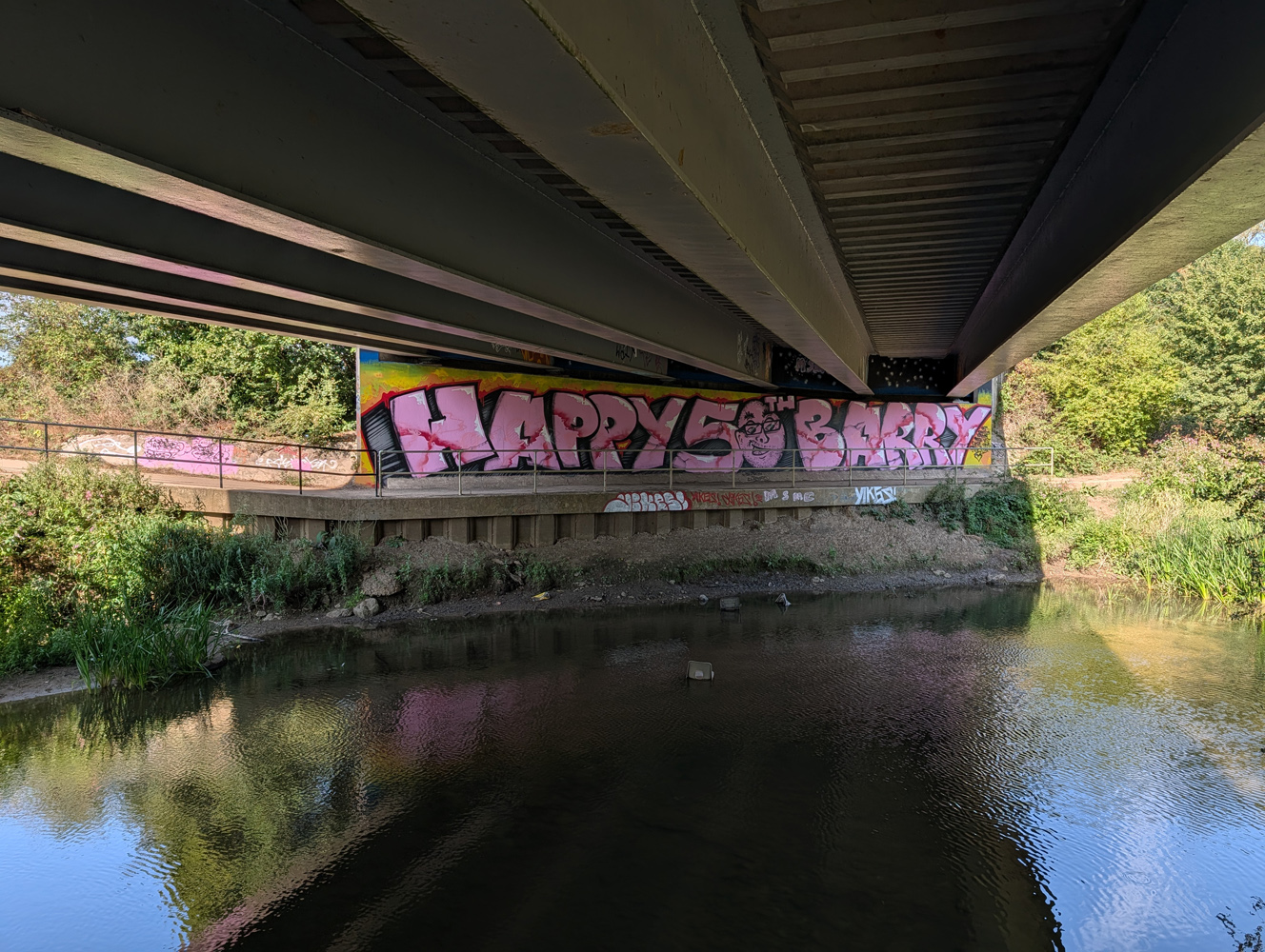 Pixel 10 Pro XL camera samples graffiti
