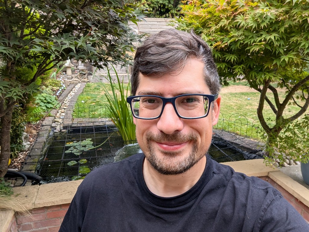 Pixel 10 Pro XL camera samples selfie