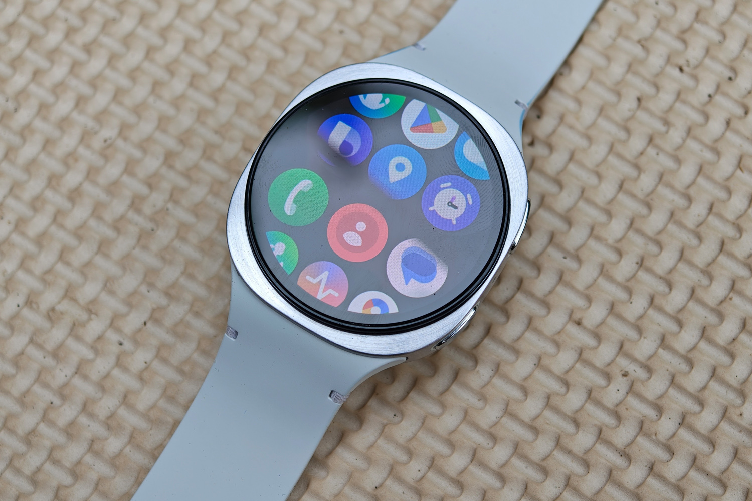 Samsung Galaxy Watch 8 review app drawer