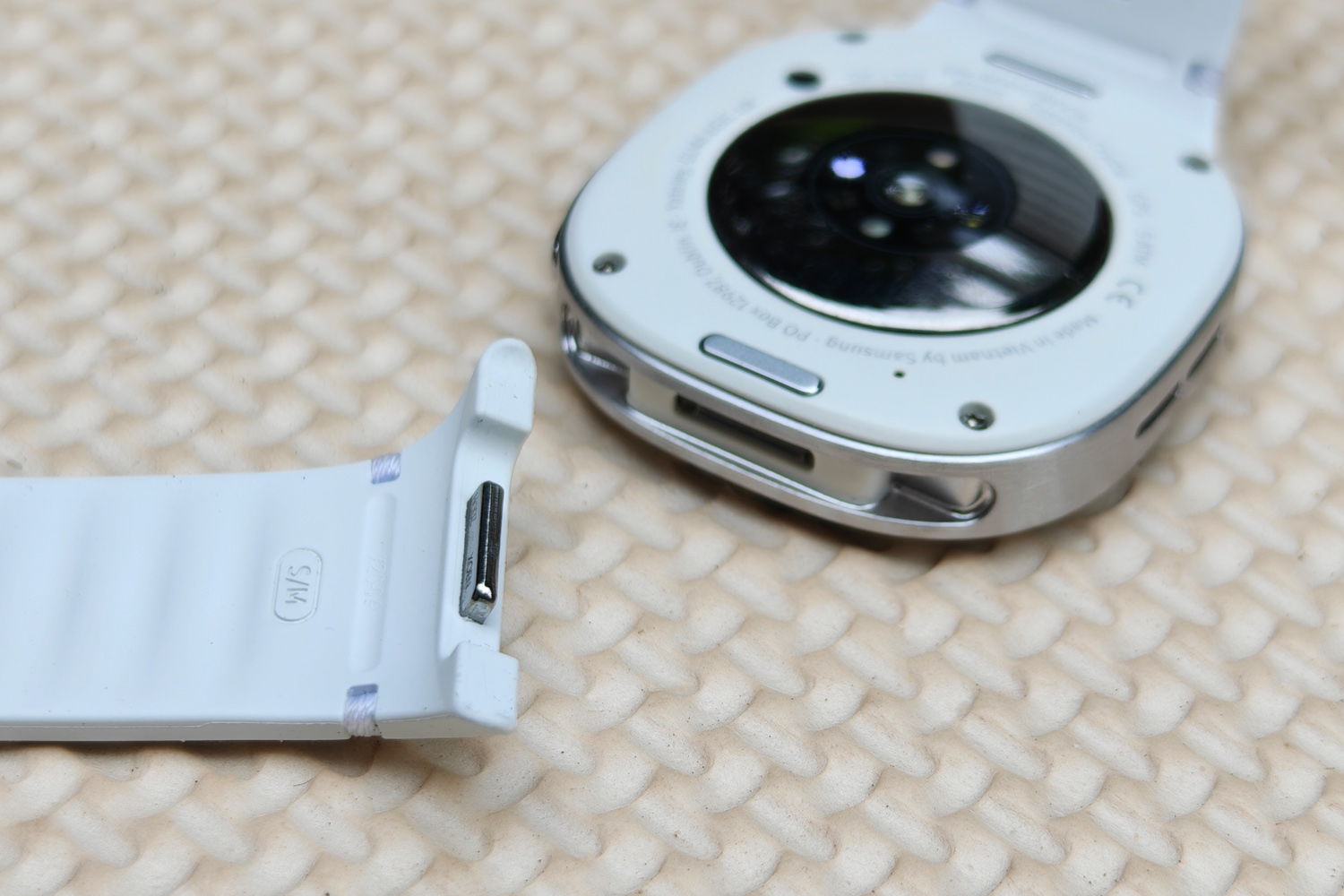 Samsung Galaxy Watch 8 review strap mount