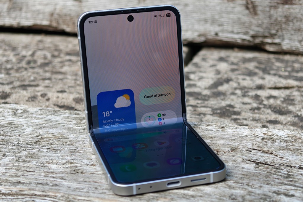 Samsung Galaxy Z Flip 7 FE design