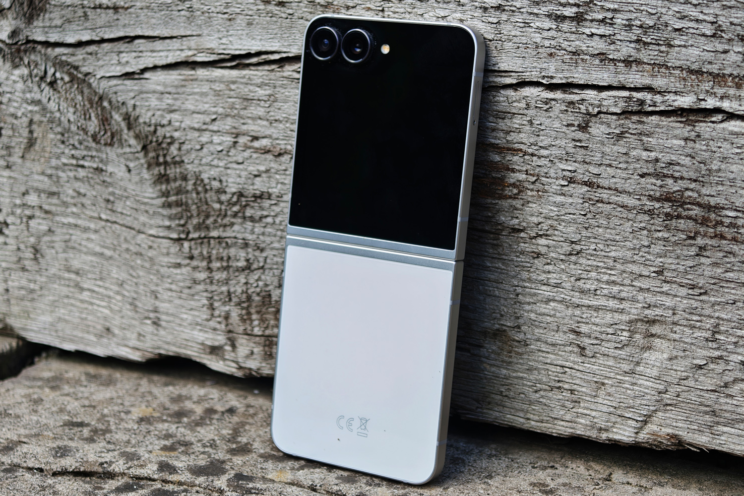 Samsung Galaxy Z Flip 7 FE rear