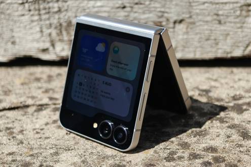 The Samsung Galaxy Z Flip 7 FE is the clamshell we really didn’t need