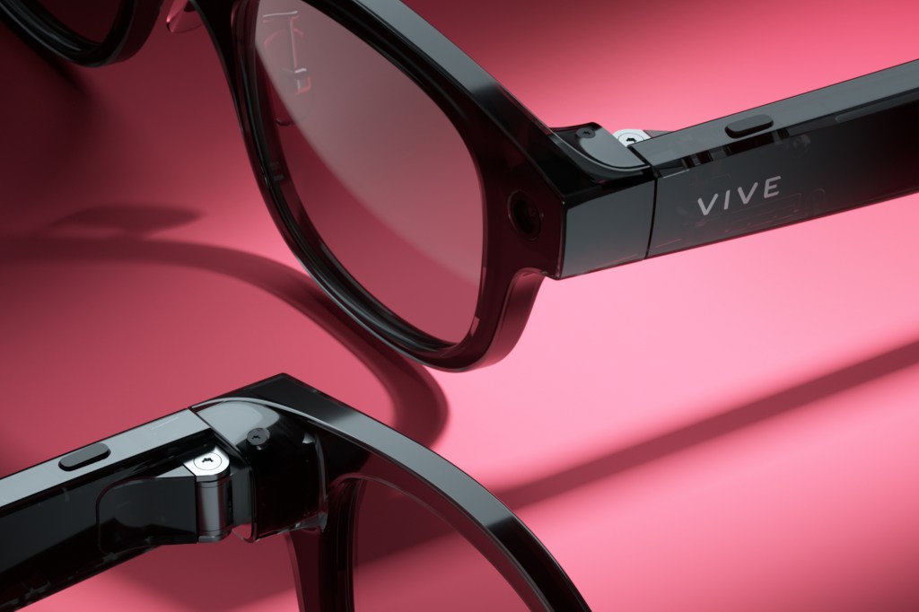 HTC Vive Eagle on pink background