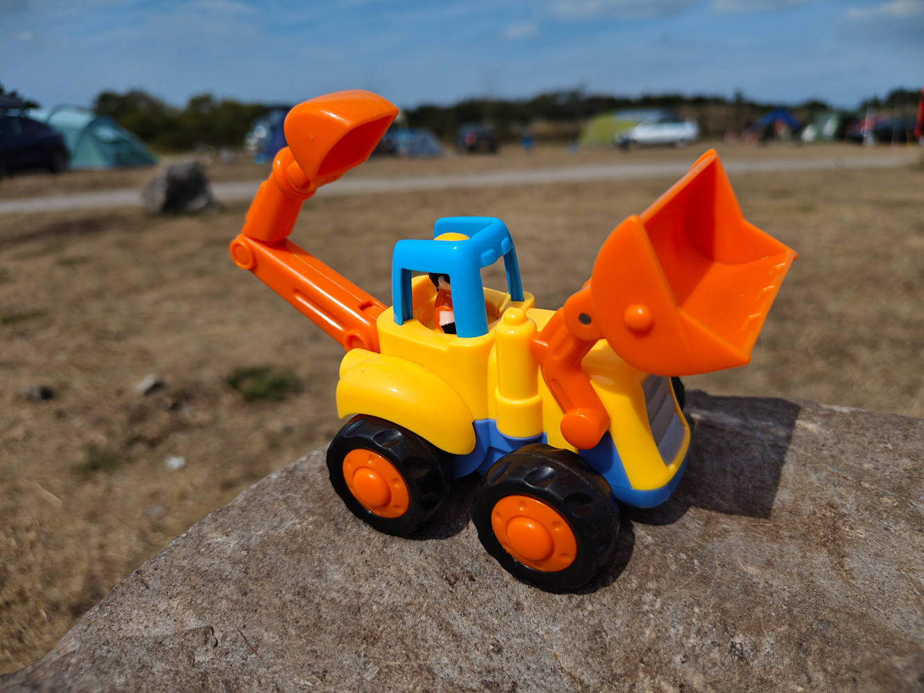 Vivo V60 camera samples close up toy