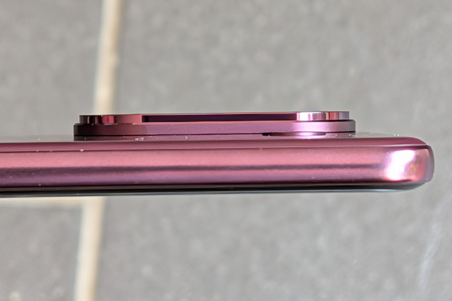 Vivo V60 review camera bump