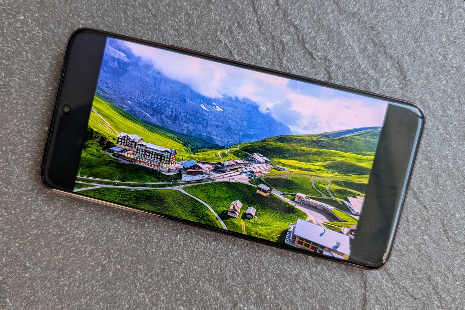 Vivo V60 review display 3