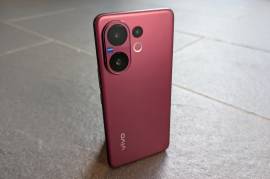 The Vivo V60 is the phone I’d recommend for the selfie-obsessed