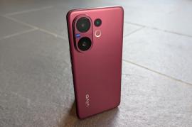 The Vivo V60 is the phone I’d recommend for the selfie-obsessed