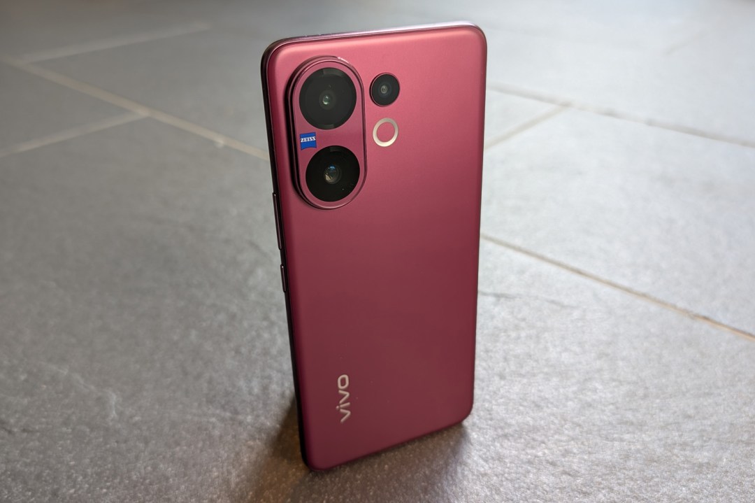 Vivo V60 review lead