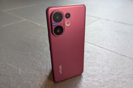 The Vivo V60 is the phone I’d recommend for the selfie-obsessed