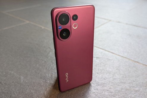 The Vivo V60 is the phone I’d recommend for the selfie-obsessed
